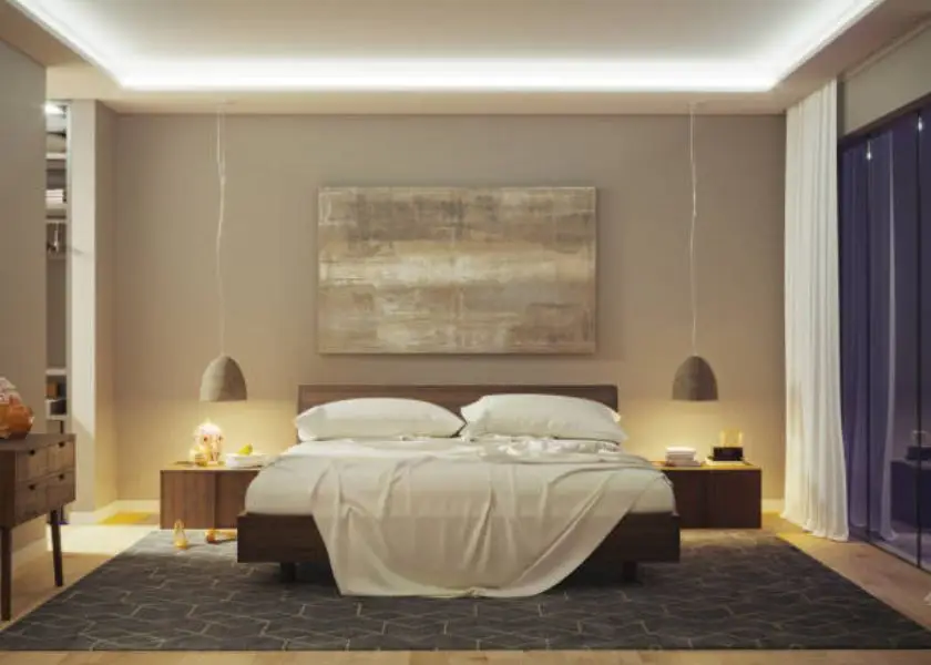 Kamar Hotel Mewah dengan Artwork Besar